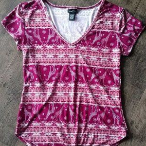 Junior's V-neck pink giraffe top from Rue 21, size small